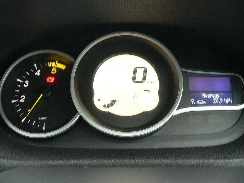 Used Renault Mégane III Expression 106 HP (77 kW) 2009 Red Hatchback