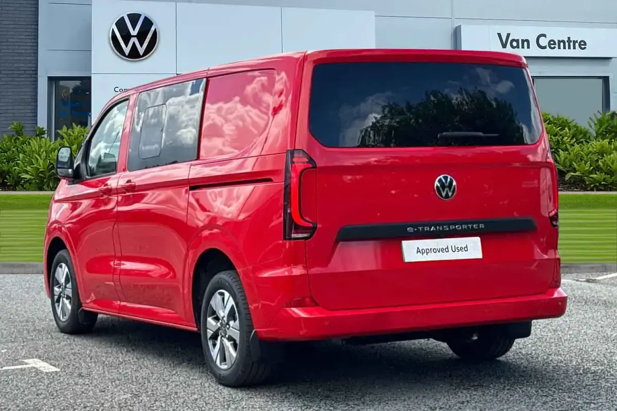 New VW T7 Pro 64 kW (88 HP) 2025 Red Van
