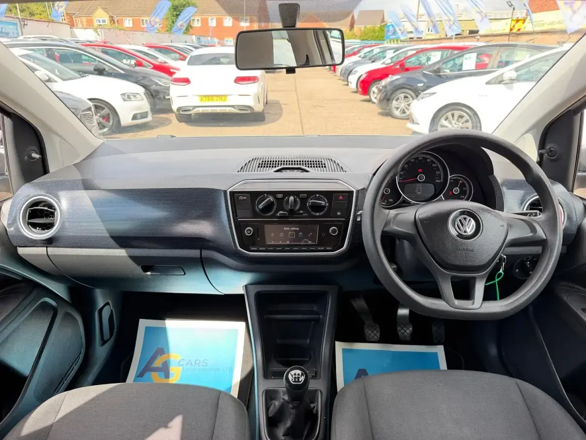 Used VW up! S 60 HP (44 kW) 2019 Silver Hatchback