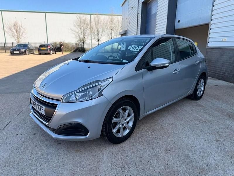 Used Peugeot 208 Active 82 HP (60 kW) 2016 Silver Hatchback
