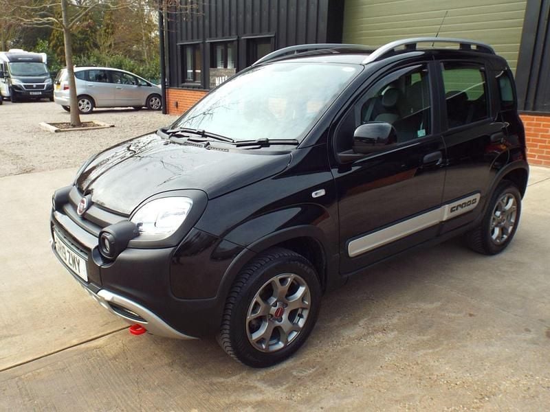 Used Fiat Panda Cross Cross 90 HP (66 kW) 2019 Black Hatchback