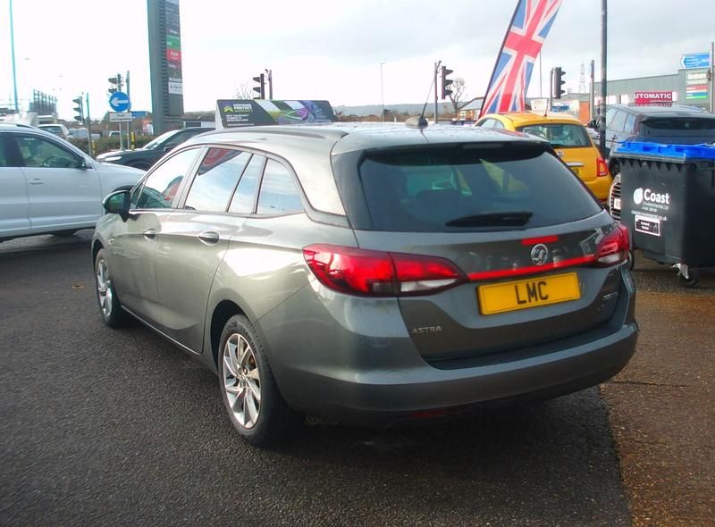 Used Vauxhall Astra S 105 HP (77 kW) 2019 Grey Estate