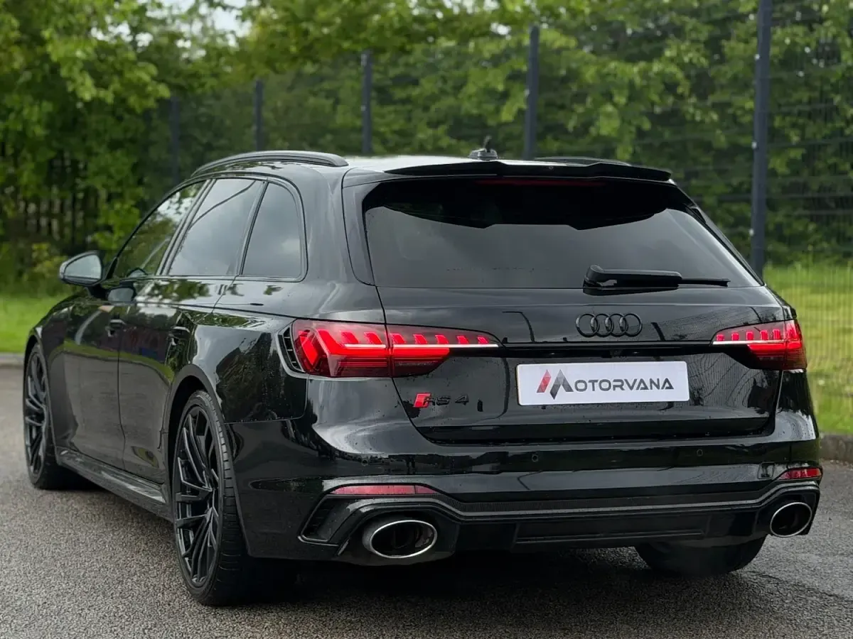 Used Audi RS4 Comfort 450 HP (330 kW) 2020 Black Estate