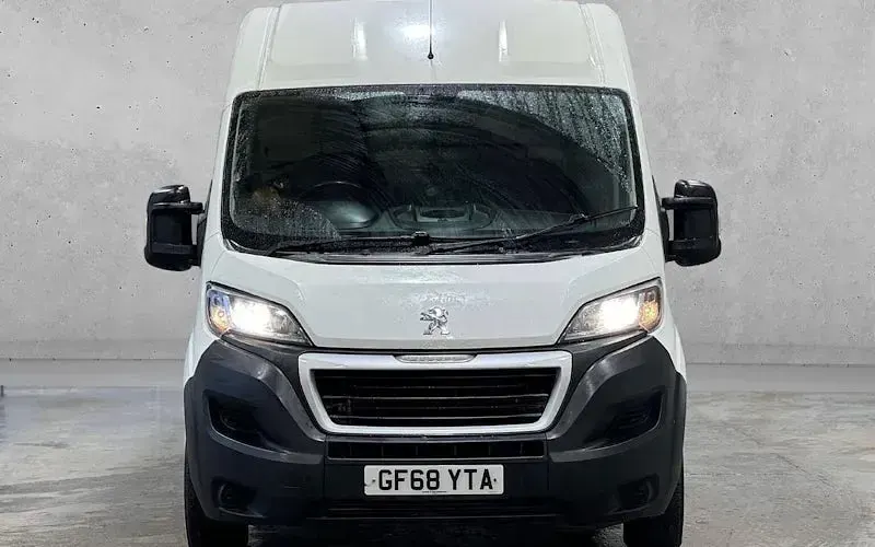 Second-hand Peugeot Boxer 131 CP (96 kW) 2019 Van