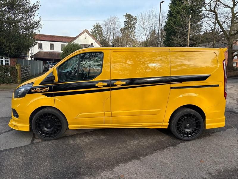 Used Ford Transit Custom Sport 130 HP (95 kW) 2019 Yellow Van