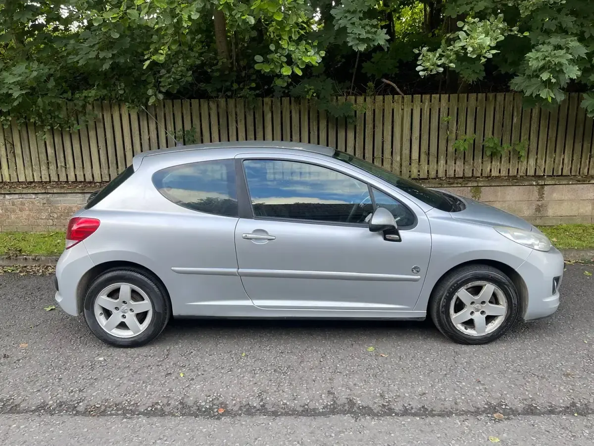 Used Peugeot 207 Envy 2011 Silver Hatchback