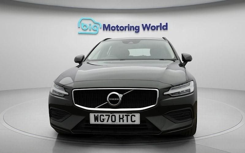 Second-hand Volvo V60 Momentum 150 CP (110 kW) 2020 Gri Break