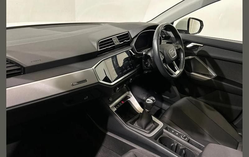 Used Audi Q3 Design 147 HP (108 kW) 2023 White SUV