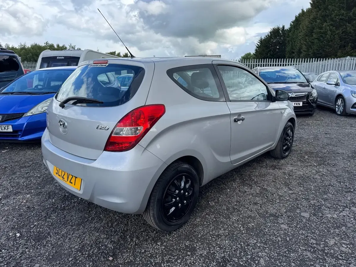 Used Hyundai i20 Classic 2012 Silver Hatchback