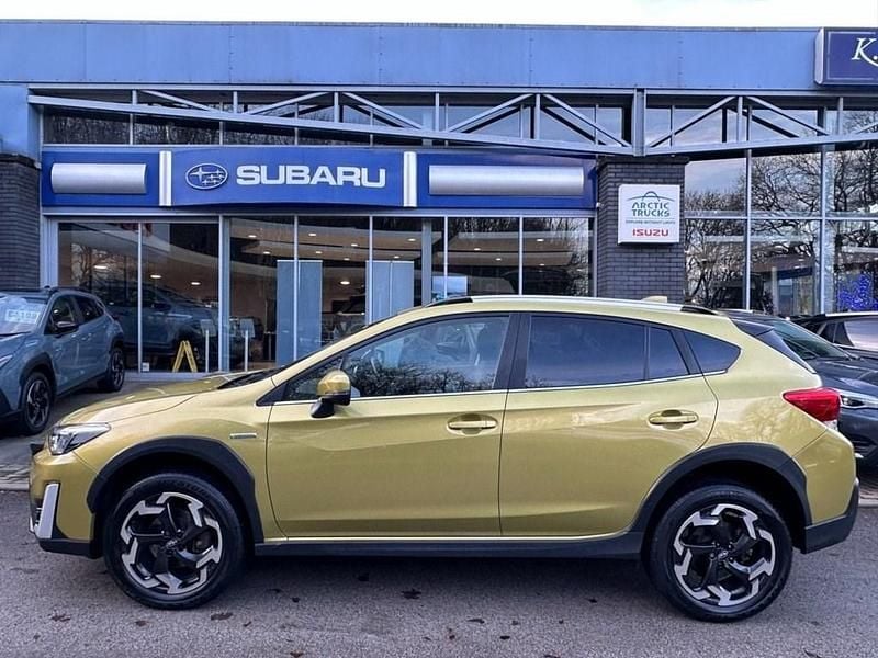 Begagnad Subaru XV Premium 150 HK (110 kW) 2021 Gul SUV