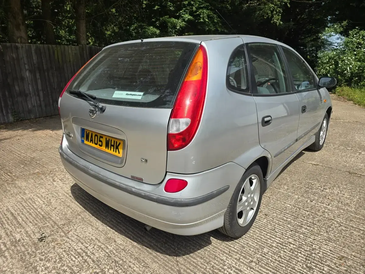 Used Nissan Almera SE 2005 Silver Hatchback