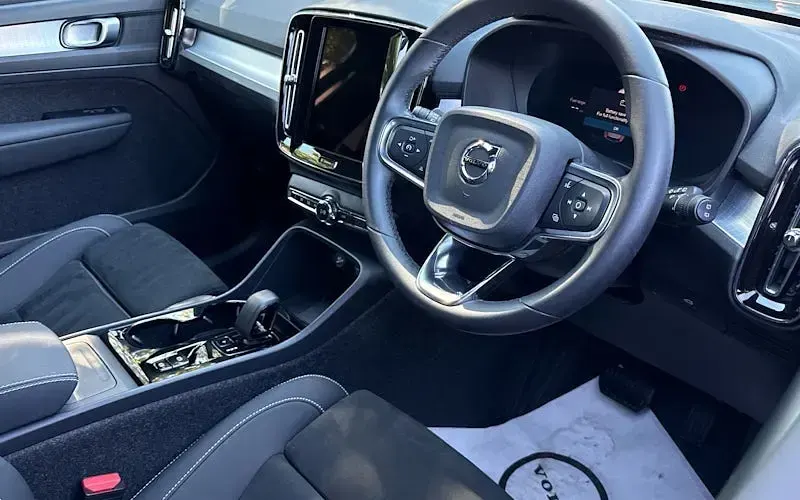 Used Volvo XC40 Plus 163 HP (119 kW) 2025 Grey SUV