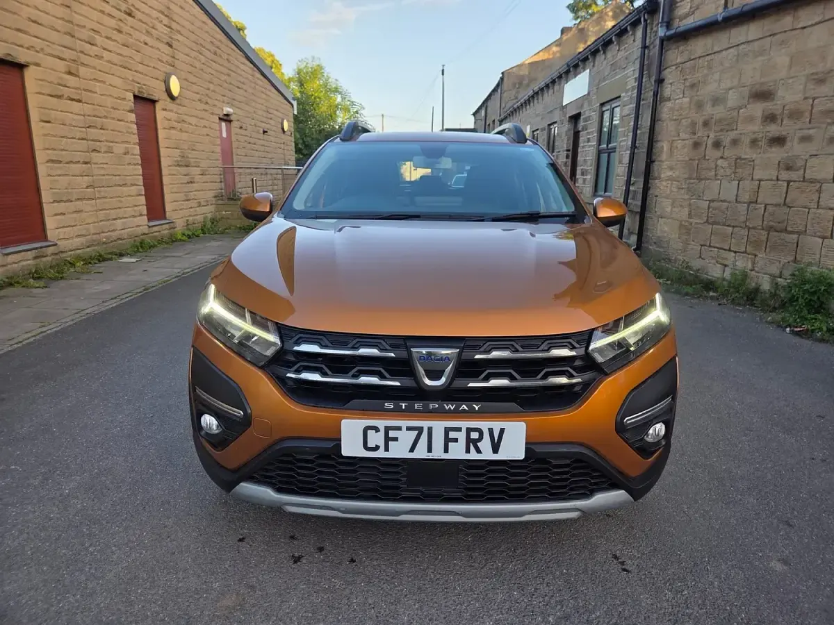 Used Dacia Sandero Comfort 100 HP (73 kW) 2022 Orange Hatchback