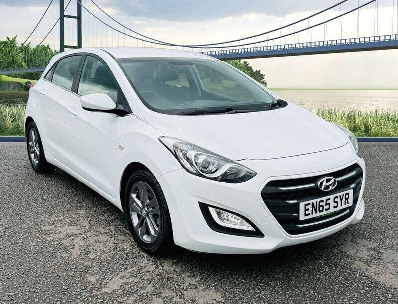 White Used 2015 Hyundai i30 SE Hatchback | £5,990 (Good price) - Image 1/3