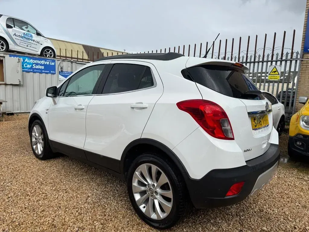 Used Vauxhall Mokka S 115 HP (84 kW) 2016 White SUV
