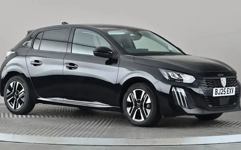 Used Peugeot 208 Allure 101 HP (74 kW) 2025 Hatchback