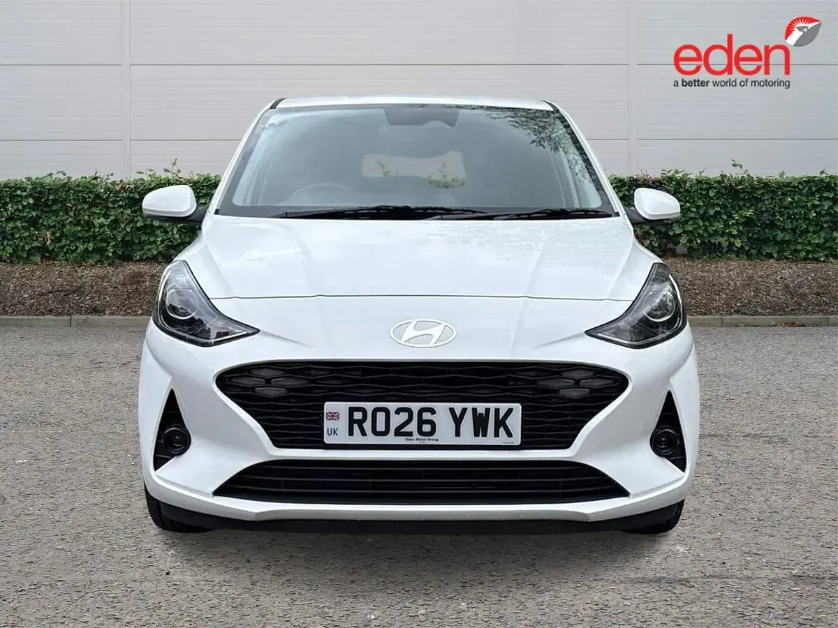 Used Hyundai i10 Premium 79 HP (58 kW) 2026 White Hatchback