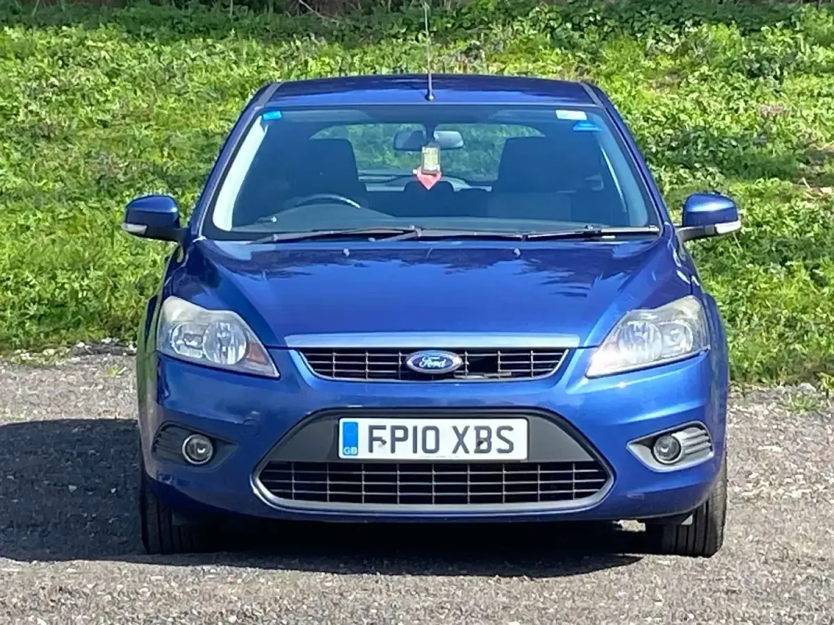 Używany Ford Focus Zetec 2010 Niebieski Hatchback
