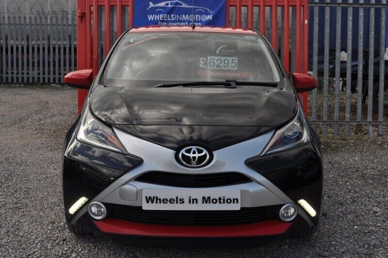 Black Used 2018 Toyota Aygo x-press Hatchback | £6,295 (Fair price) - Image 1/4