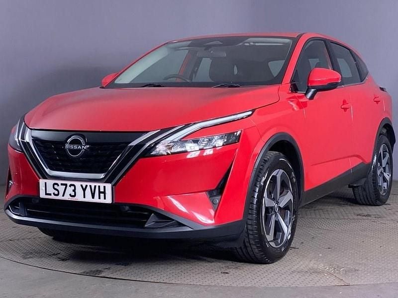 Used Nissan Qashqai Acenta Premium 190 HP (139 kW) 2023 Red SUV