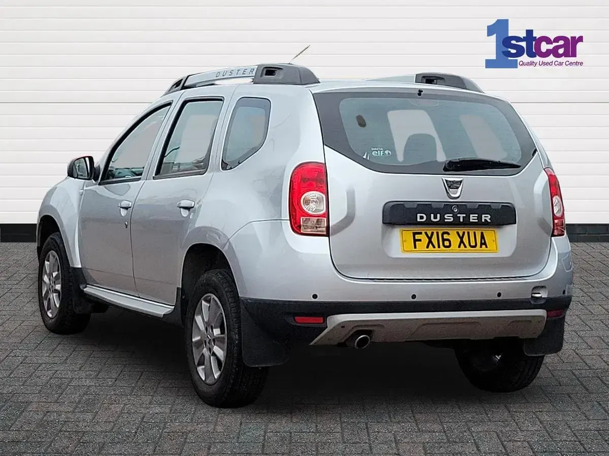 Used Dacia Duster Lauréate 110 HP (80 kW) 2016 Silver SUV