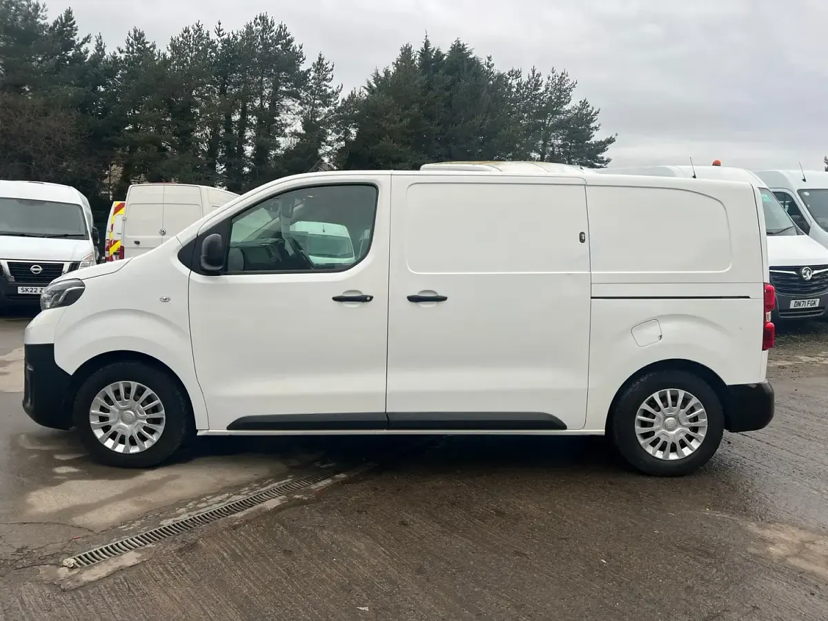 Used Toyota Proace 120 HP (88 kW) 2021 White MPV