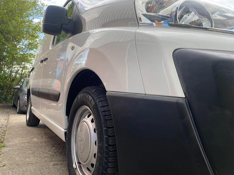 Second-hand Peugeot Expert 2011 Alb Van