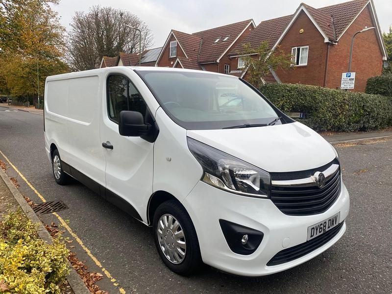 Used Vauxhall Vivaro Sportive 125 HP (91 kW) 2018 White MPV