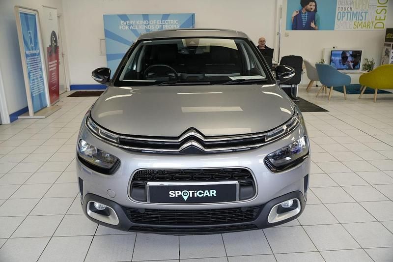 Usado Citroën C4 Cactus Flair 108 HP (79 kW) 2019 Cinzento Citadino