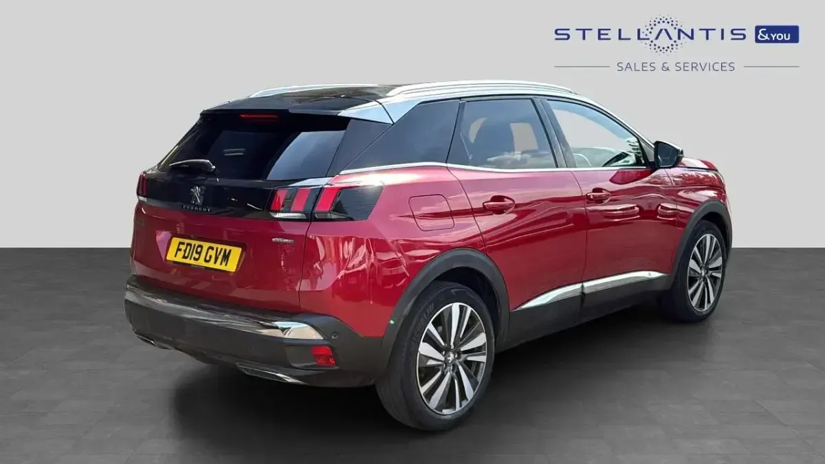 Used Peugeot 3008 Premium 179 HP (131 kW) 2019 Red SUV
