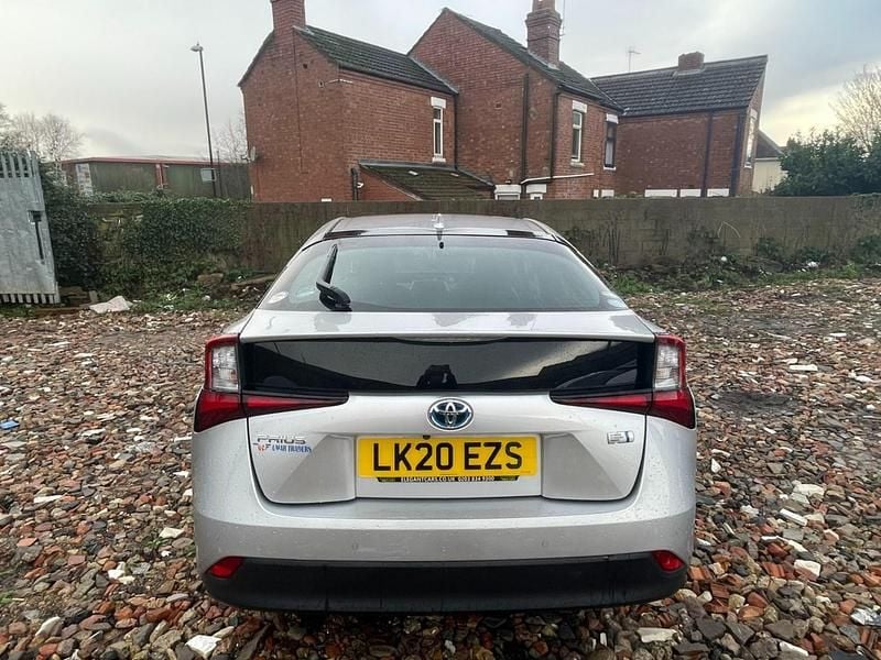 Used Toyota Prius 70 HP (51 kW) 2020 Silver Hatchback