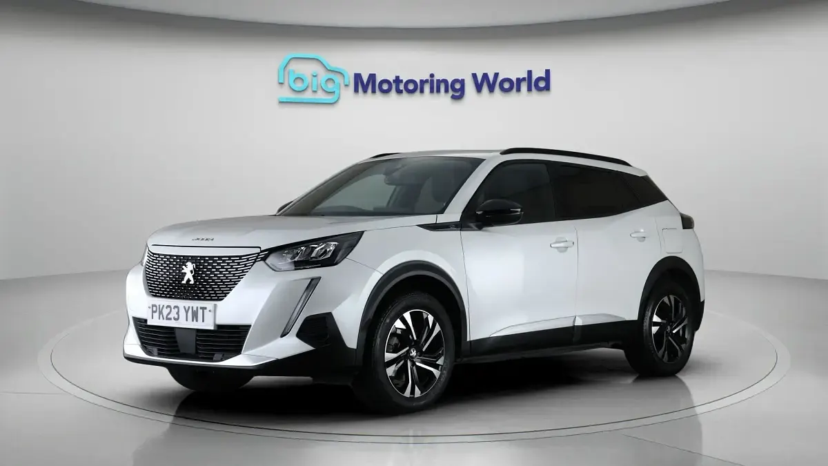 Used Peugeot e-2008 Allure+ 100 kW (136 HP) 2023 SUV