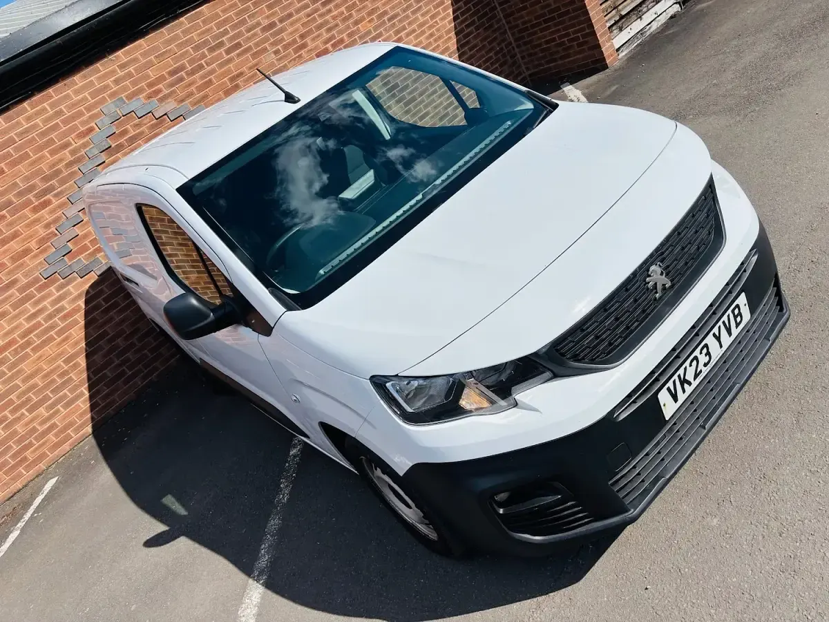 Used Peugeot Partner Premium 102 HP (75 kW) 2023 White MPV