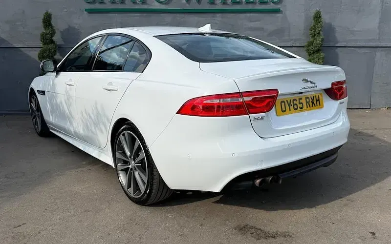 Used Jaguar XE R-Sport 179 HP (131 kW) 2019 Sedan