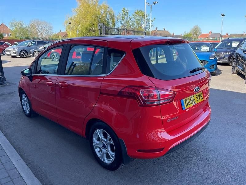 Używany Ford B-MAX Zetec 90 KM (66 kW) 2016 Czerwony Minivan