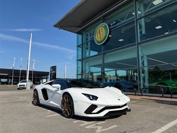 White Used 2018 Lamborghini Aventador Cabriolet | £252,995 - Image 1/1