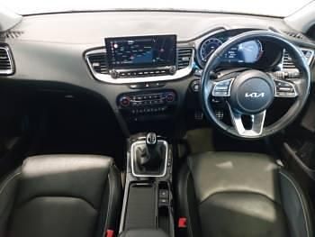 Used Kia XCeed 158 HP (116 kW) 2022 Yellow SUV