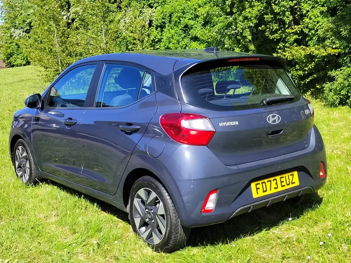 Usado Hyundai i10 Advanced 66 HP (48 kW) 2024 Cinzento Citadino