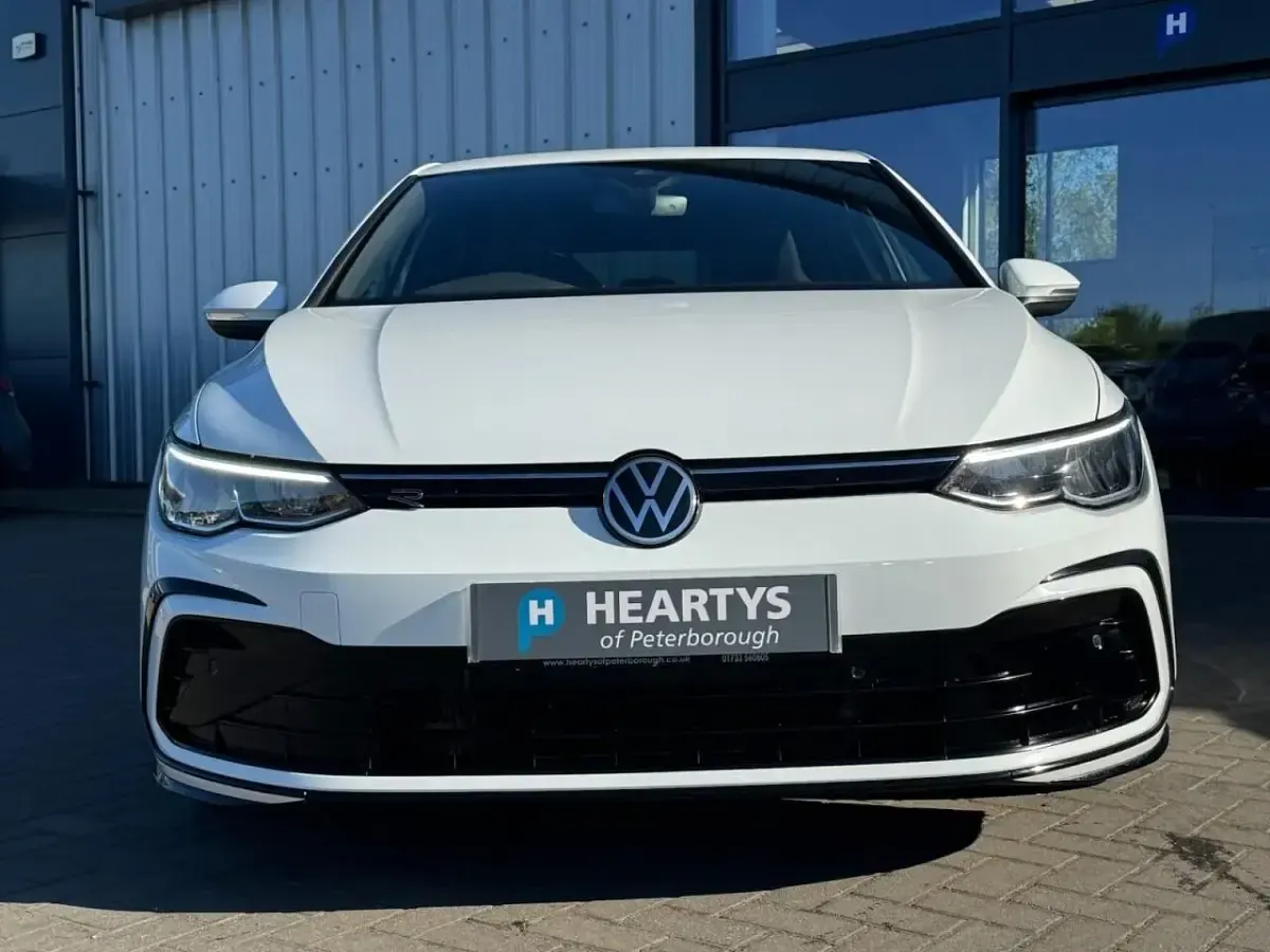 Used VW Golf VII R-line 150 HP (110 kW) 2020 White Hatchback