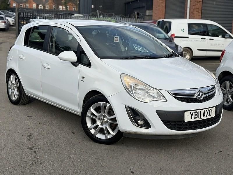 Used Vauxhall Corsa 100 HP (73 kW) 2011 White Hatchback