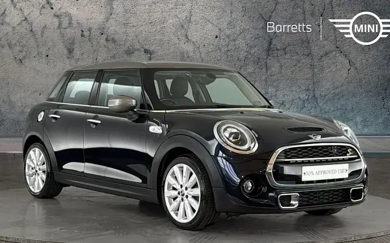 Usado Mini Cooper S Exclusive 192 HP (141 kW) 2020 Citadino