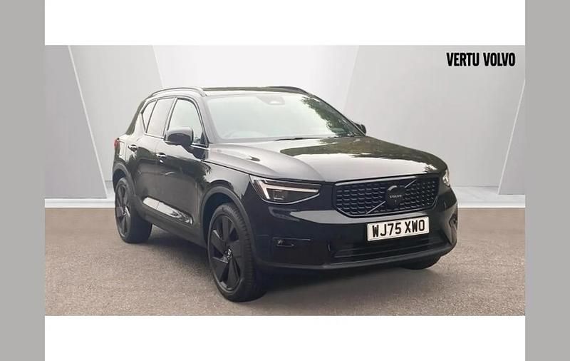 Black New 2025 Volvo XC40 Ultra SUV | £43,132 (Good price) - Image 1/4