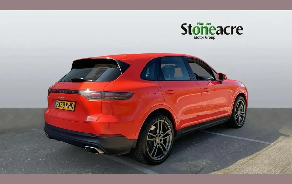 Begagnad Porsche Cayenne 462 HK (339 kW) 2019 Orange SUV