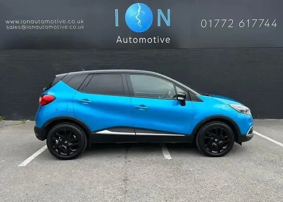 Begagnad Renault Captur Dynamique 90 HK (66 kW) 2016 Blå SUV