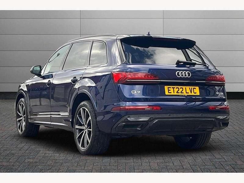 Used Audi Q7 Black Edition 286 HP (210 kW) 2022 Navarra blue SUV