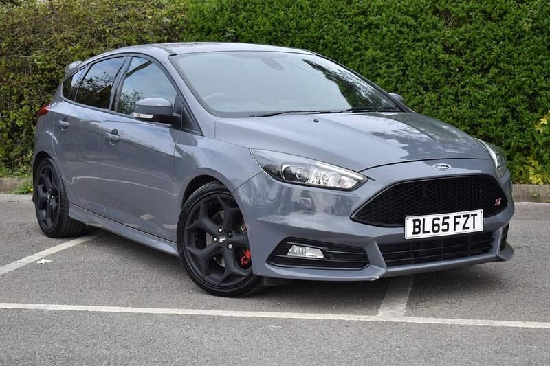 Used Ford Focus ST 185 HP (136 kW) 2015 Grey Hatchback