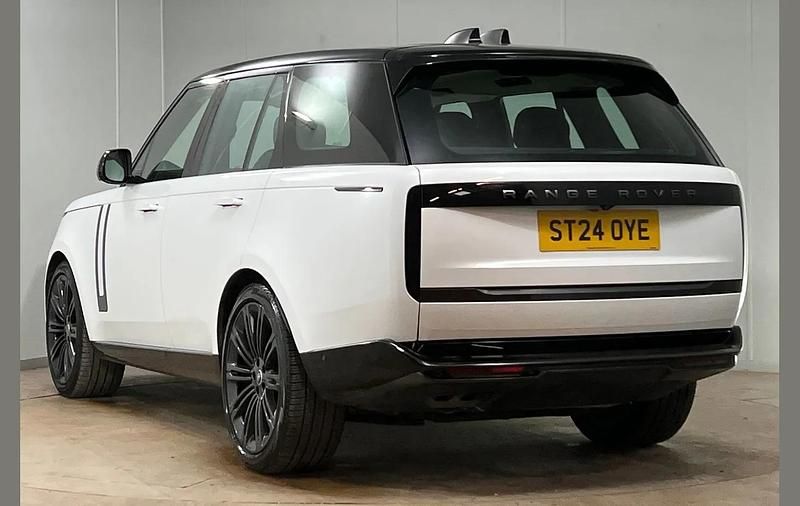 Used Land Rover Range Rover SE 296 HP (217 kW) 2024 White SUV