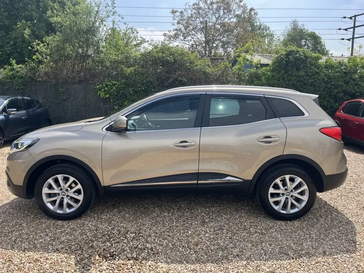 Usado Renault Kadjar Dynamique 110 HP (80 kW) 2017 Bege SUV