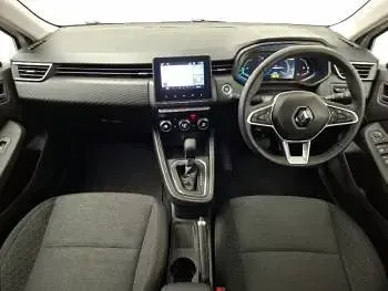 Used Renault Clio Iconic 140 HP (102 kW) 2022 White Hatchback