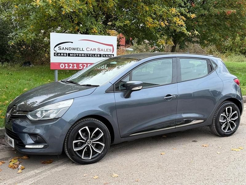 Grey Used 2019 Renault Clio IV Play Hatchback | £6,775 (Fair price) - Image 1/4